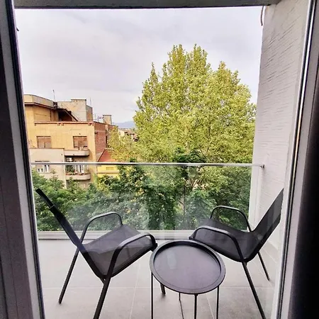 Lovely Gem At The Location In Center *