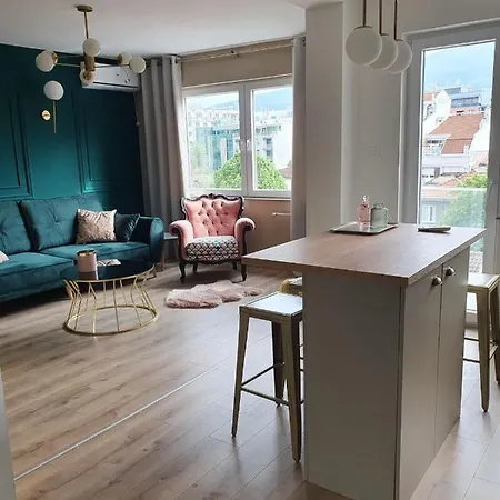 Apartman Lovely Gem At The Location In Center