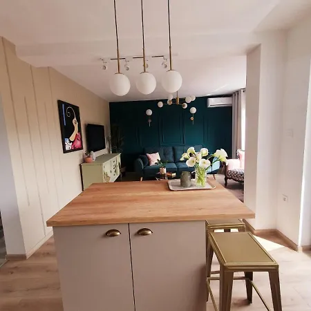 Lovely Gem At The Location In Center Apartman *